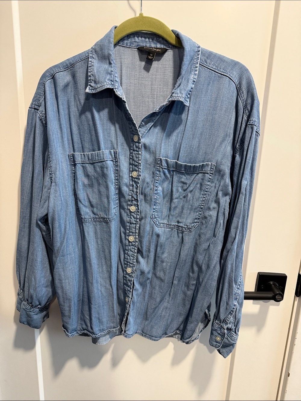 Banana Republic Chambray Shirt Medium - Picture 3 of 9